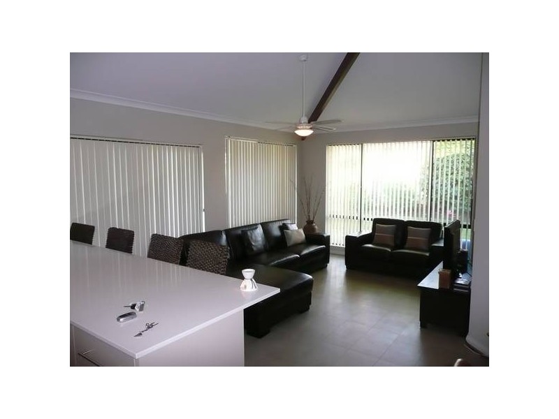 35 ROCKDALE PASS, Landsdale WA 6065