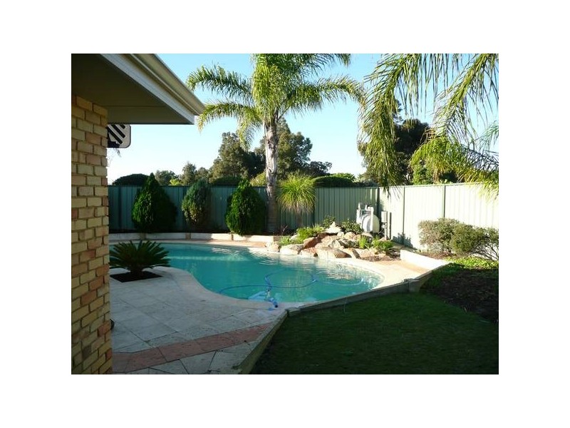 35 ROCKDALE PASS, Landsdale WA 6065