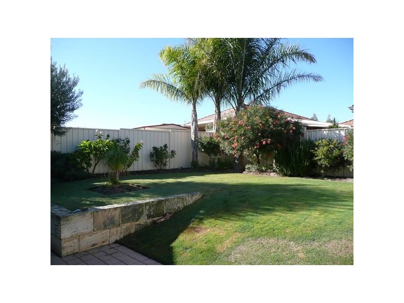 4 ROSEBUD COURT, Landsdale WA 6065