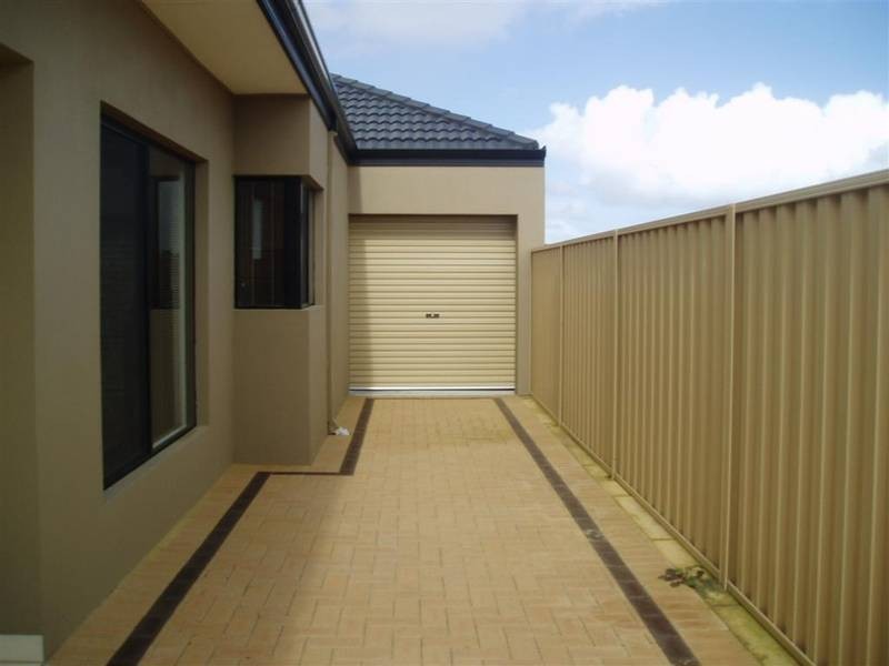 42 Tissington Drive, Darch WA 6065