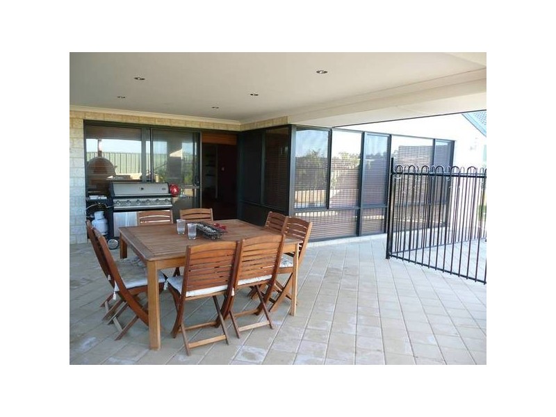 12 SHERWIN RISE, Landsdale WA 6065