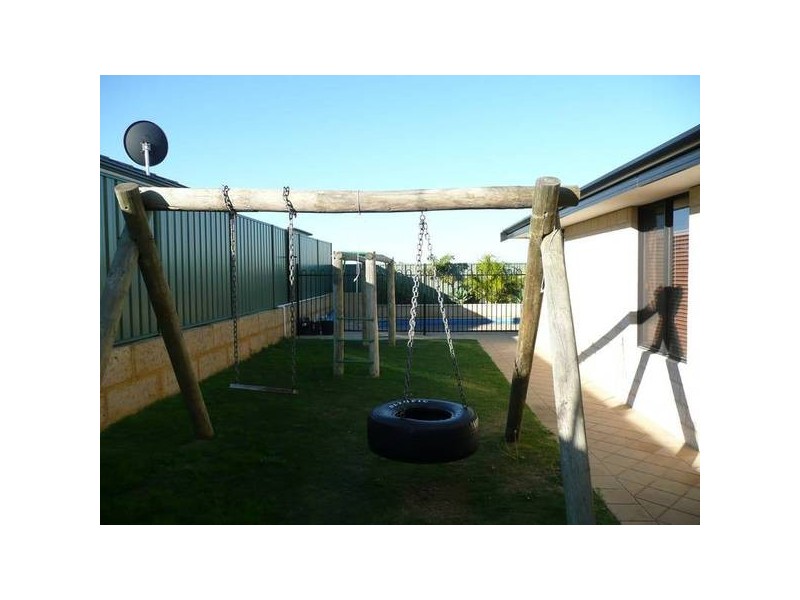 12 SHERWIN RISE, Landsdale WA 6065