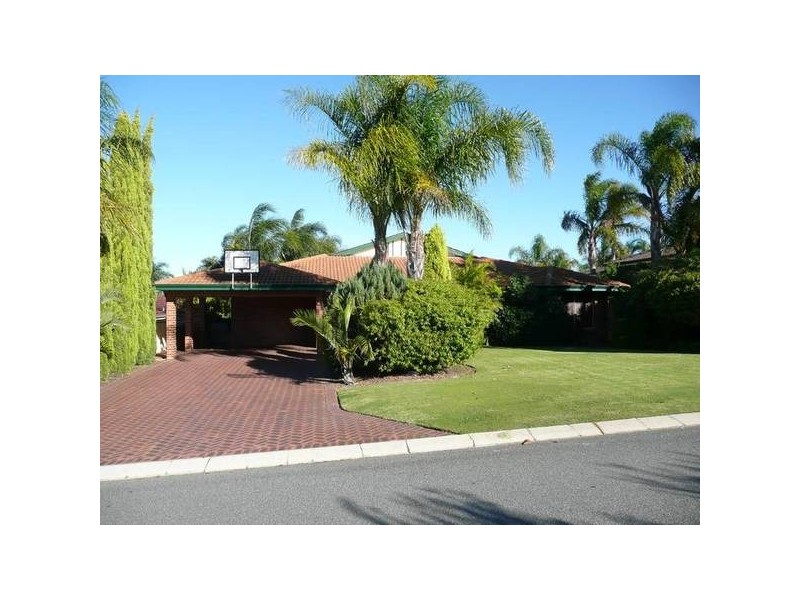 15 FEATHERTOP RISE, Alexander Heights WA 6064