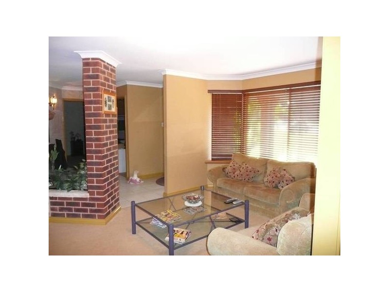 15 FEATHERTOP RISE, Alexander Heights WA 6064