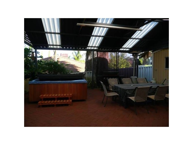 15 FEATHERTOP RISE, Alexander Heights WA 6064