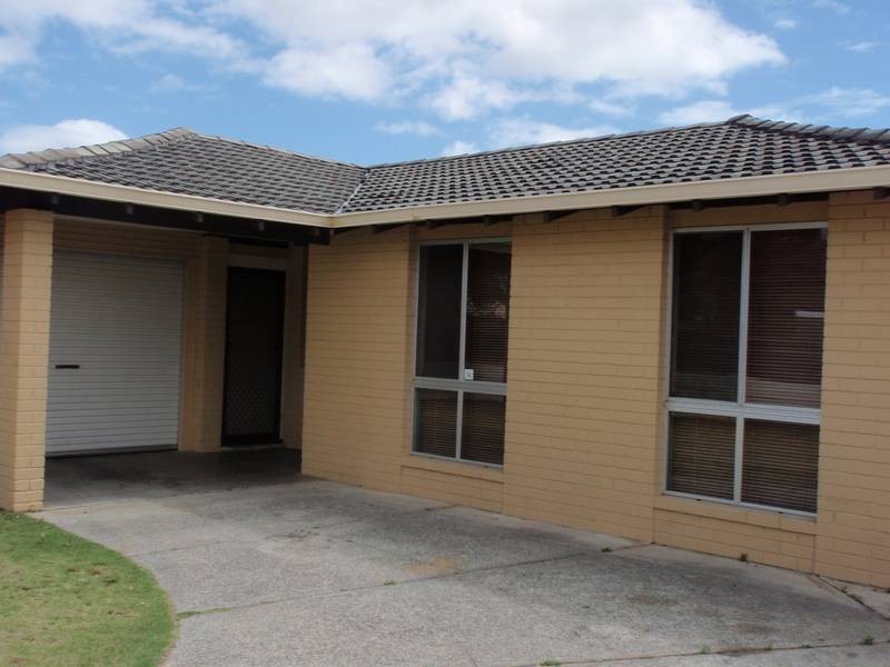 19 Curtis Way, Girrawheen WA 6064