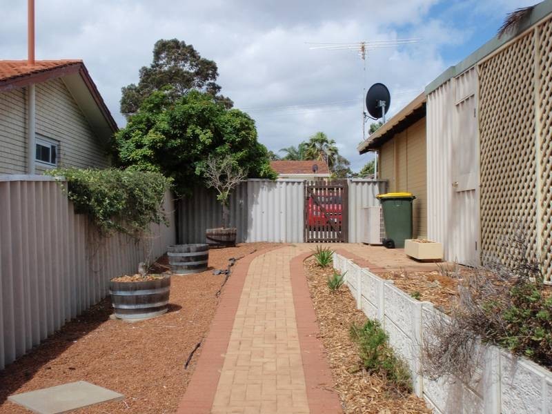 19 Curtis Way, Girrawheen WA 6064