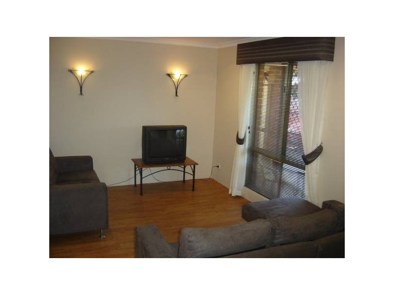 2 Freyler Court, Alexander Heights WA 6064