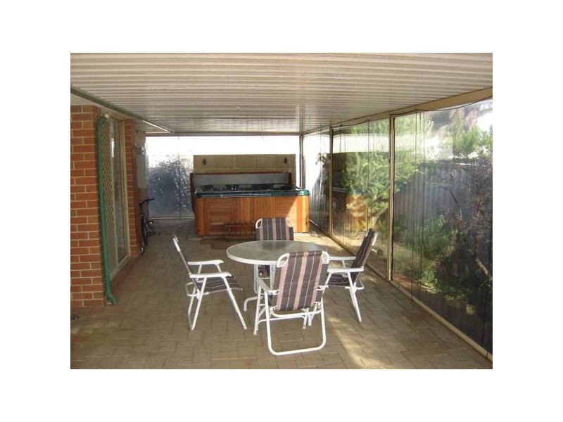 2 Freyler Court, Alexander Heights WA 6064