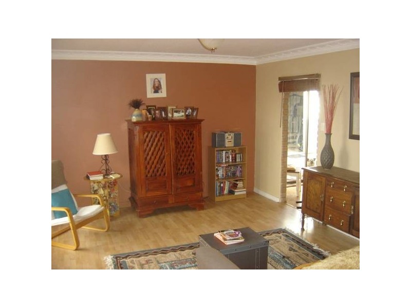 10 Liverpool Place, Alexander Heights WA 6064