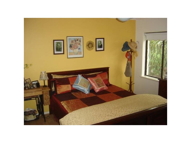 10 Liverpool Place, Alexander Heights WA 6064