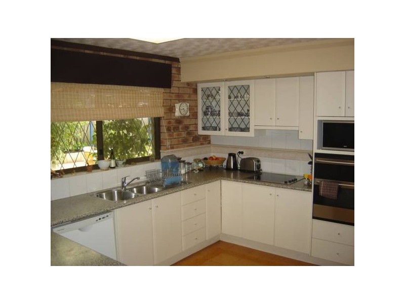 10 Liverpool Place, Alexander Heights WA 6064