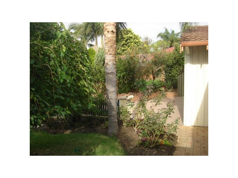 10 Liverpool Place, Alexander Heights WA 6064