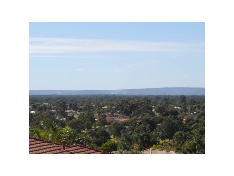 60 The Avenue, Alexander Heights WA 6064