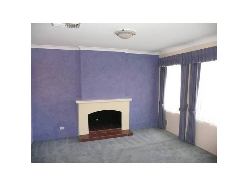 10 CLEMTON PLACE, Landsdale WA 6065