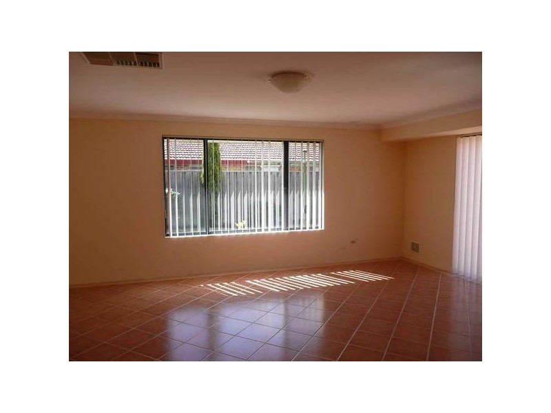 10 CLEMTON PLACE, Landsdale WA 6065