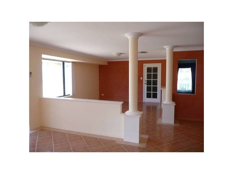 10 CLEMTON PLACE, Landsdale WA 6065