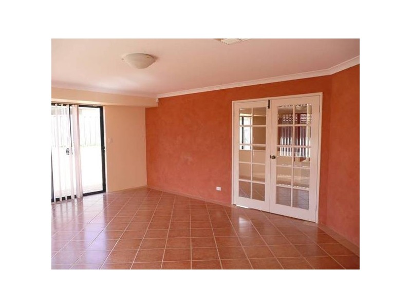 10 CLEMTON PLACE, Landsdale WA 6065