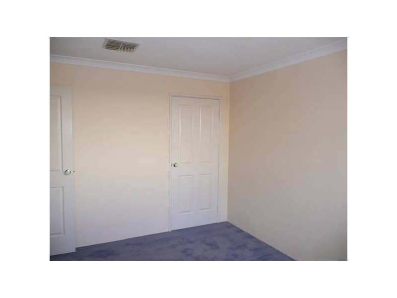 10 CLEMTON PLACE, Landsdale WA 6065