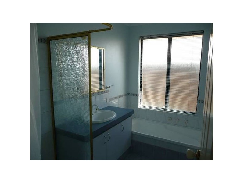 10 CLEMTON PLACE, Landsdale WA 6065