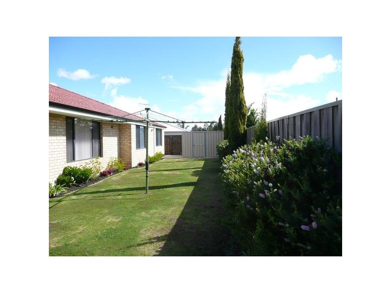 10 CLEMTON PLACE, Landsdale WA 6065