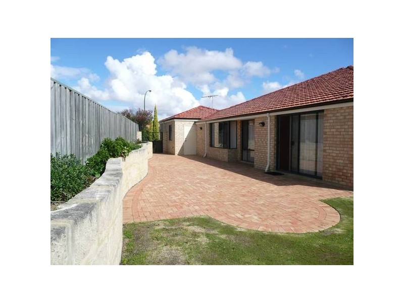 10 CLEMTON PLACE, Landsdale WA 6065