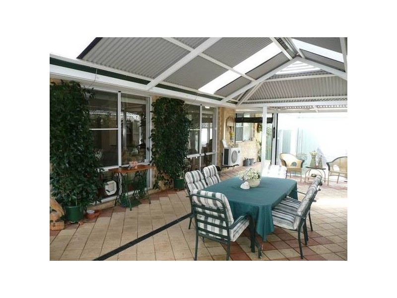 14 Valley Views Dve, Landsdale WA 6065