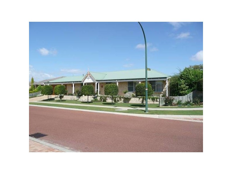 14 Valley Views Dve, Landsdale WA 6065