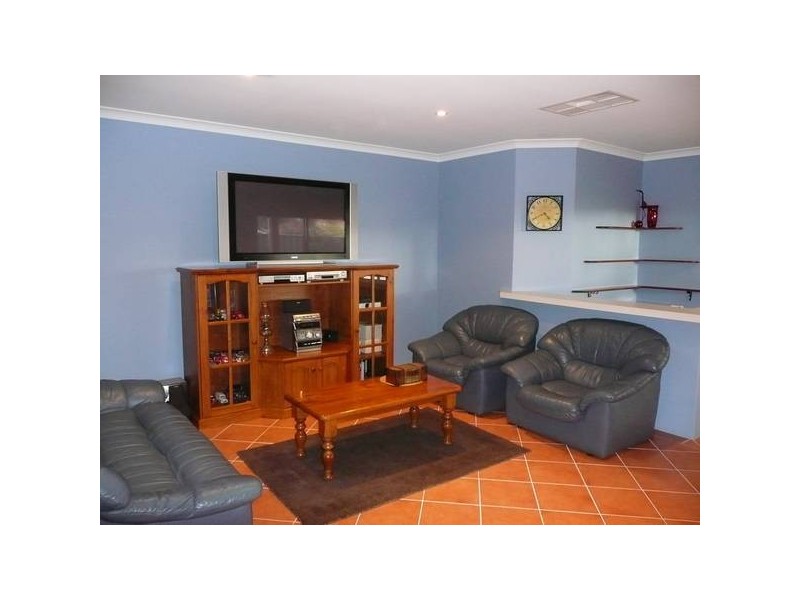 10 BRENDALE PLACE, Landsdale WA 6065