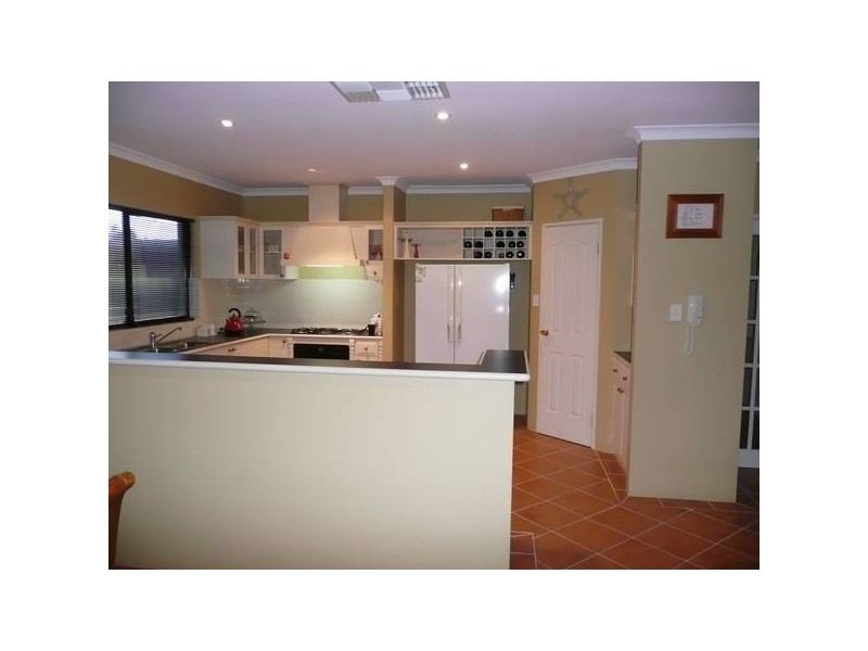 10 BRENDALE PLACE, Landsdale WA 6065