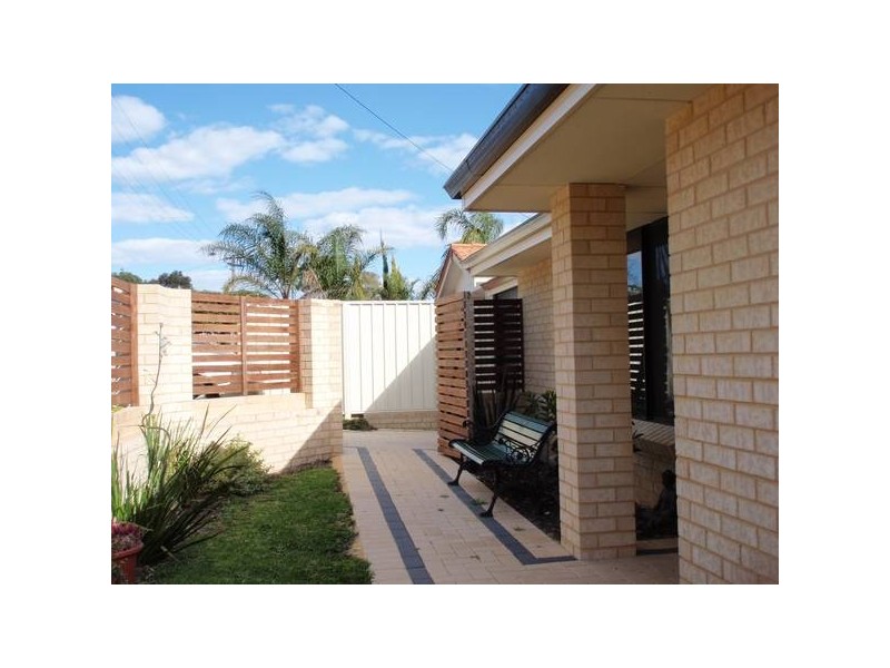 1/21 Montrose Way, Nollamara WA 6061