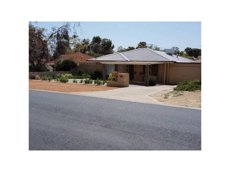 17 Oakleaf Circle, Mirrabooka WA 6061