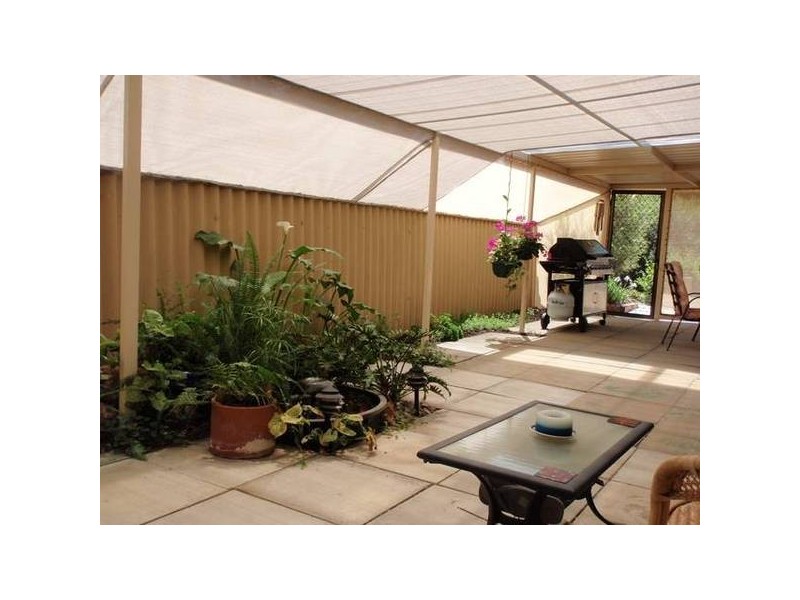 17 Oakleaf Circle, Mirrabooka WA 6061