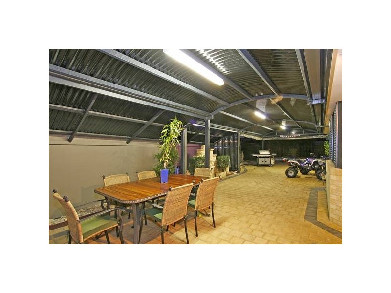 40 Valley Views Drive, Landsdale WA 6065