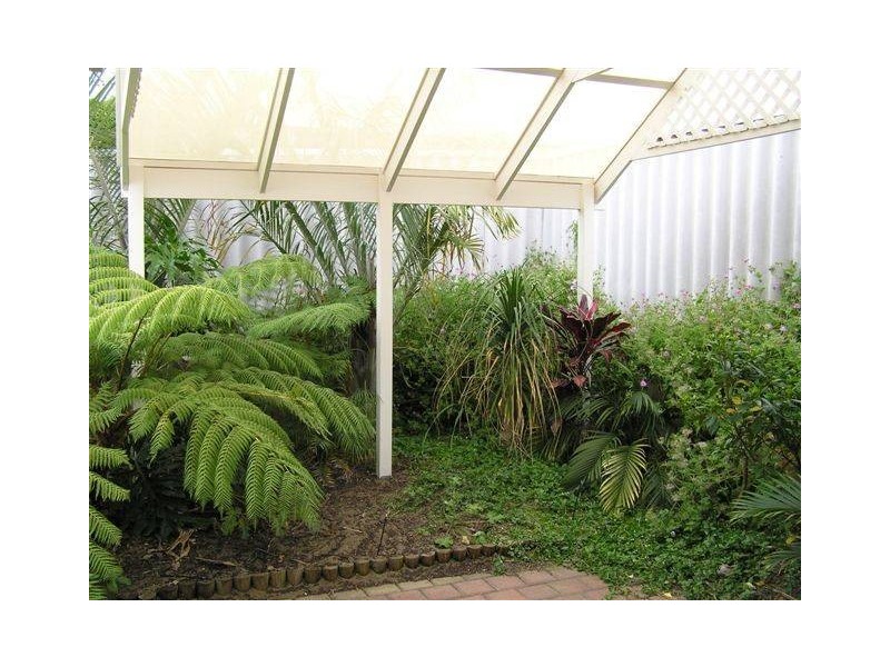 15 Dymchurch Court, Marangaroo WA 6064