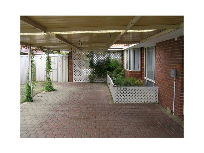 15 Dymchurch Court, Marangaroo WA 6064