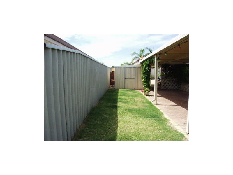15 Dymchurch Court, Marangaroo WA 6064