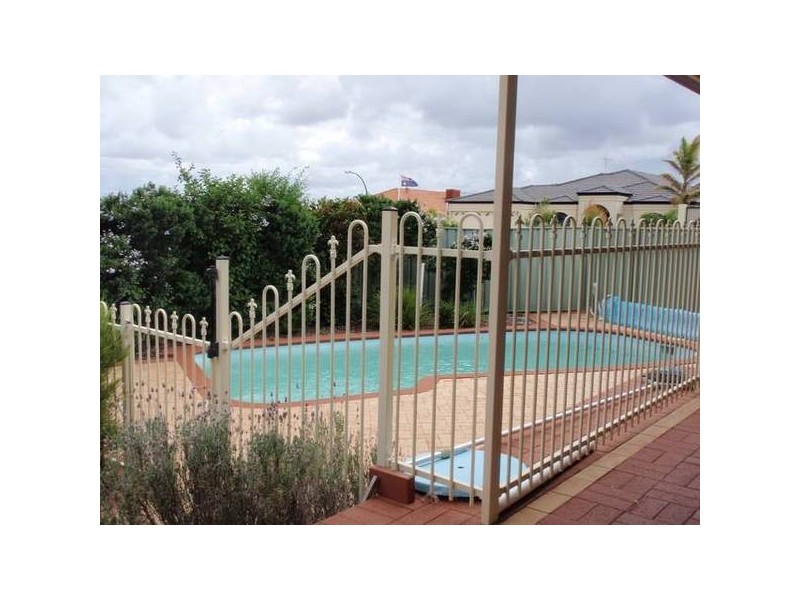 33 Crabtree Street, Alexander Heights WA 6064