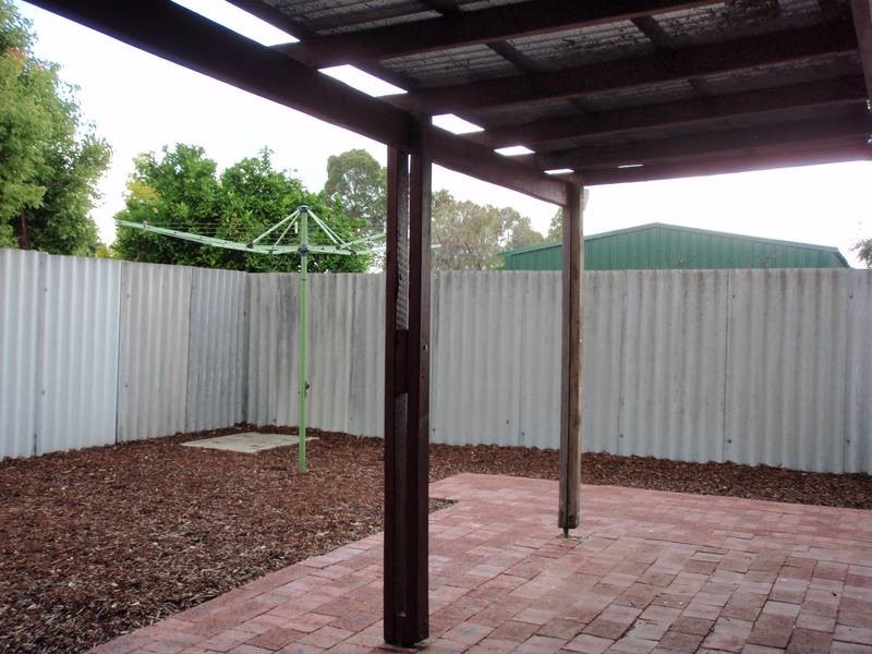 3/16 Naunton Crescent, Eden Hill WA 6054