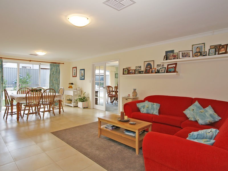 9 Tondoon Bend, Aveley WA 6069