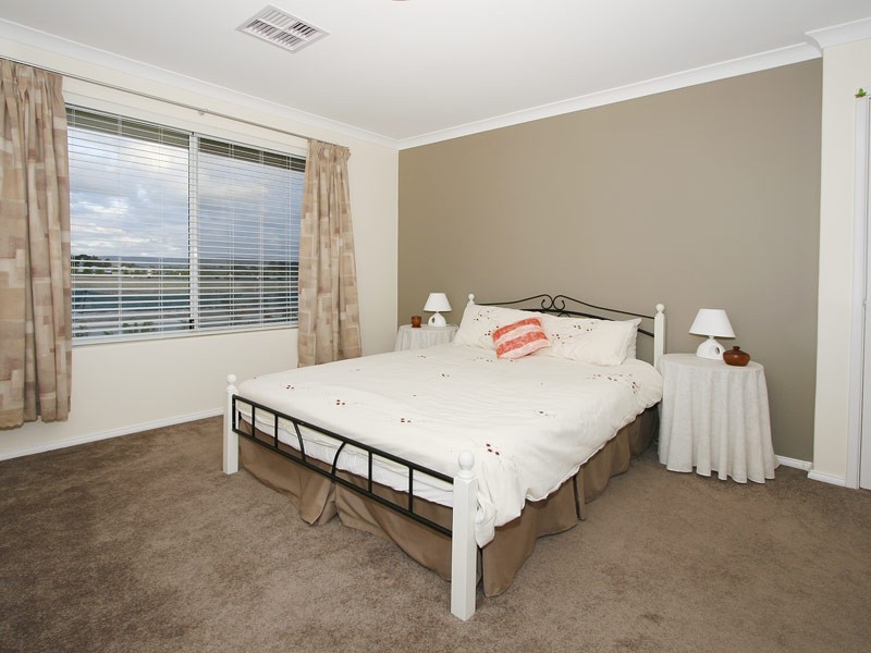 9 Tondoon Bend, Aveley WA 6069