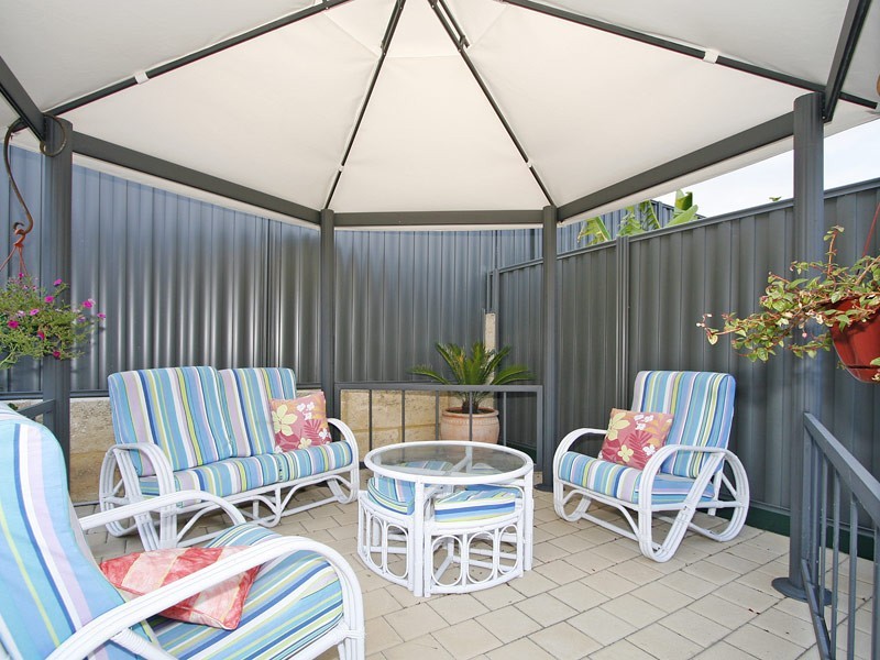 9 Tondoon Bend, Aveley WA 6069