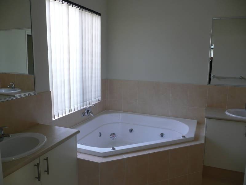 26 WISTFUL PDE, Aveley WA 6069