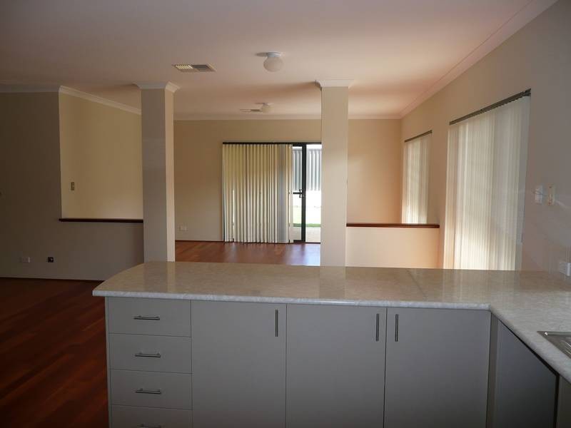 26 WISTFUL PDE, Aveley WA 6069