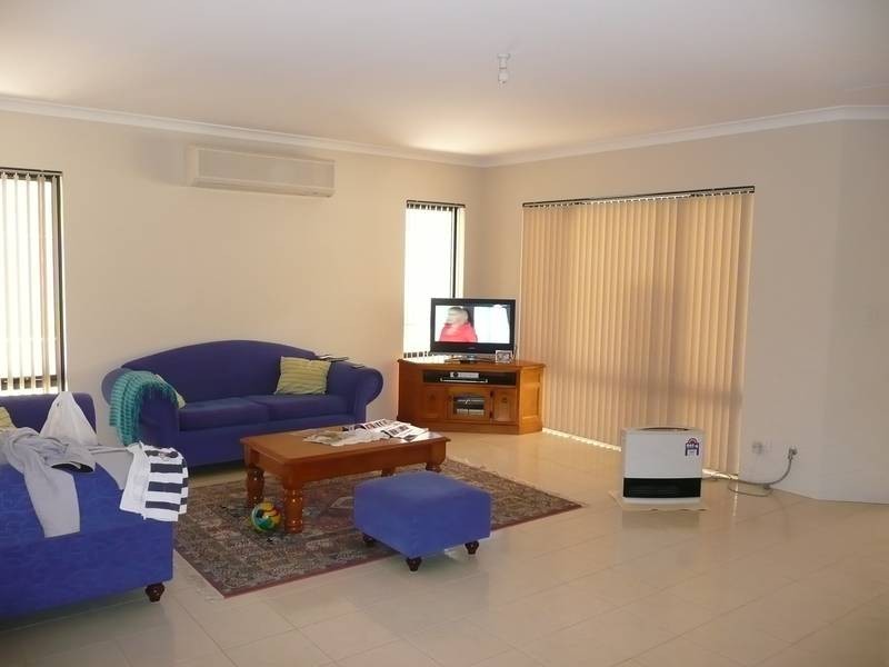 10 FENNELL RISE, Darch WA 6065