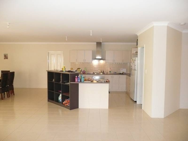 10 FENNELL RISE, Darch WA 6065