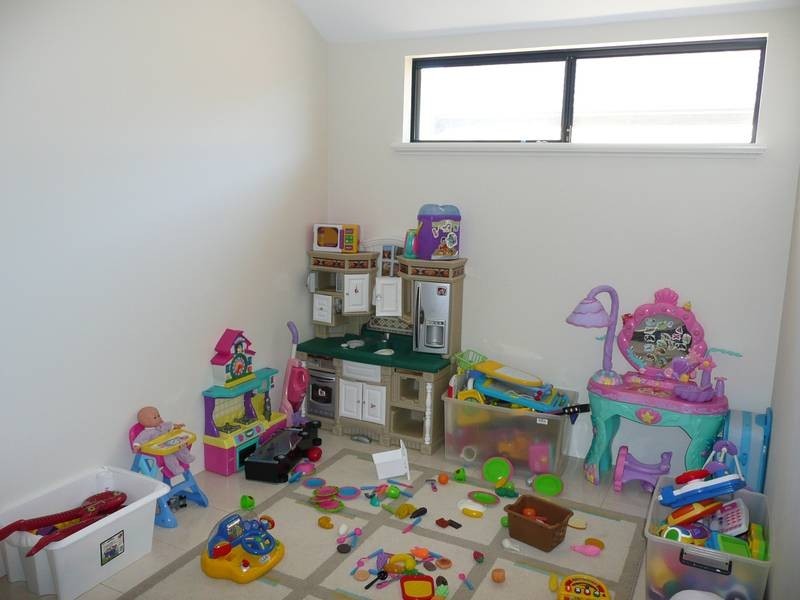 10 FENNELL RISE, Darch WA 6065