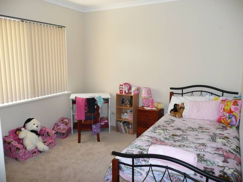 10 FENNELL RISE, Darch WA 6065