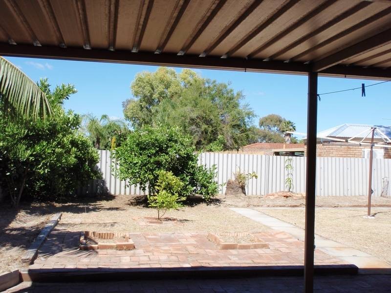 11 Woodpine Court, Ballajura WA 6066