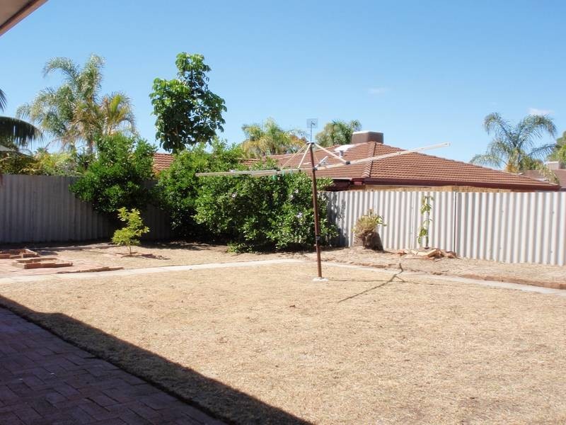 11 Woodpine Court, Ballajura WA 6066